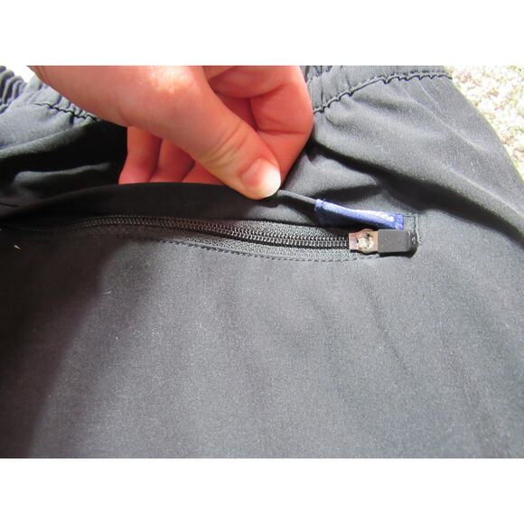 Chubbies Under The Capes 4” Inseam Swim Trunks Black Men’s Medium Logo Lined NWT - Picture 9 of 9